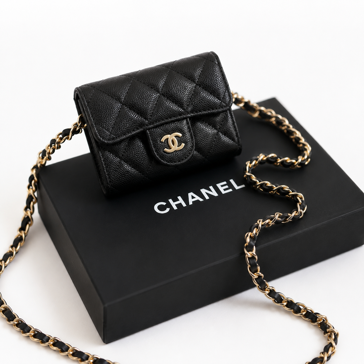 Pochette téléphone matelassée chaîne